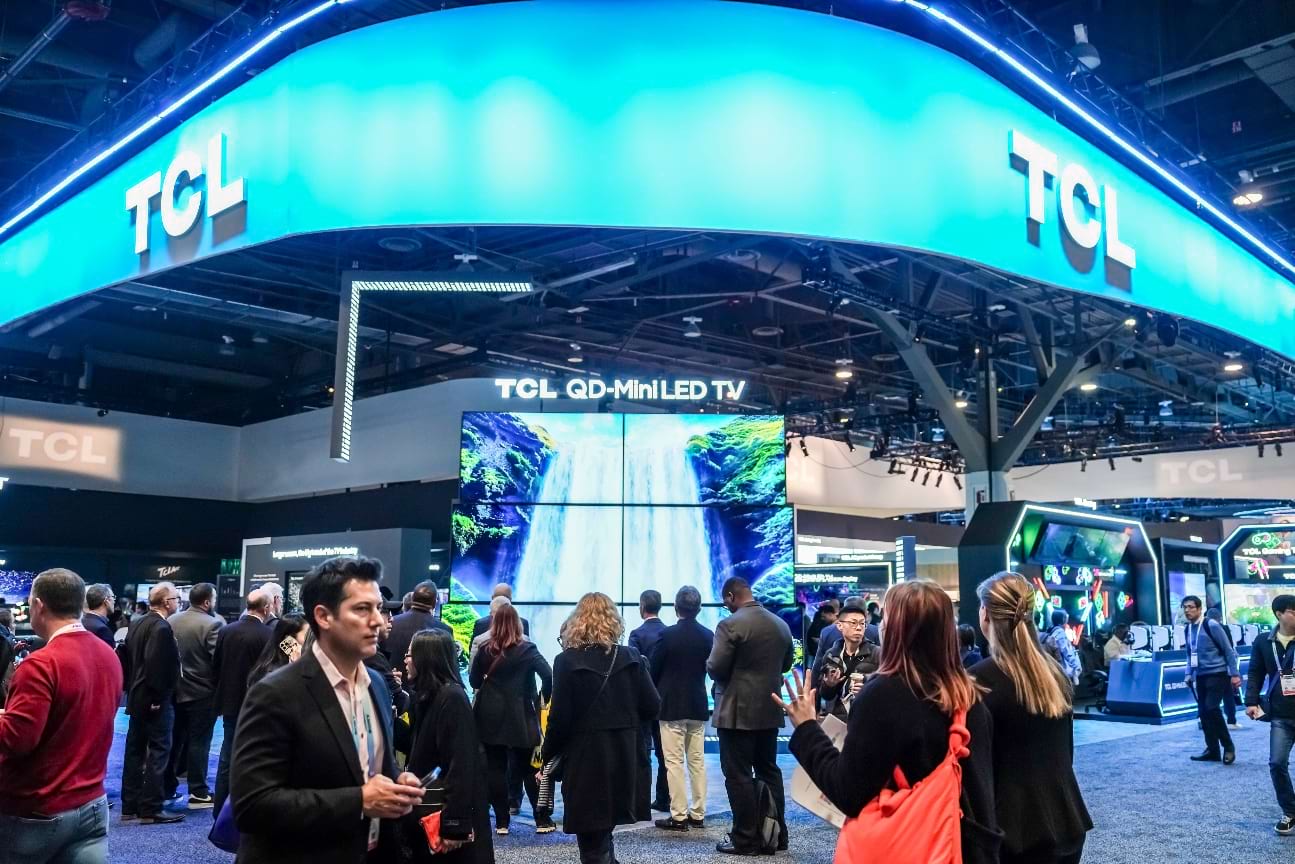 CES 2024―TCLが世界最大の115インチQD-Mini LEDテレビを初披露